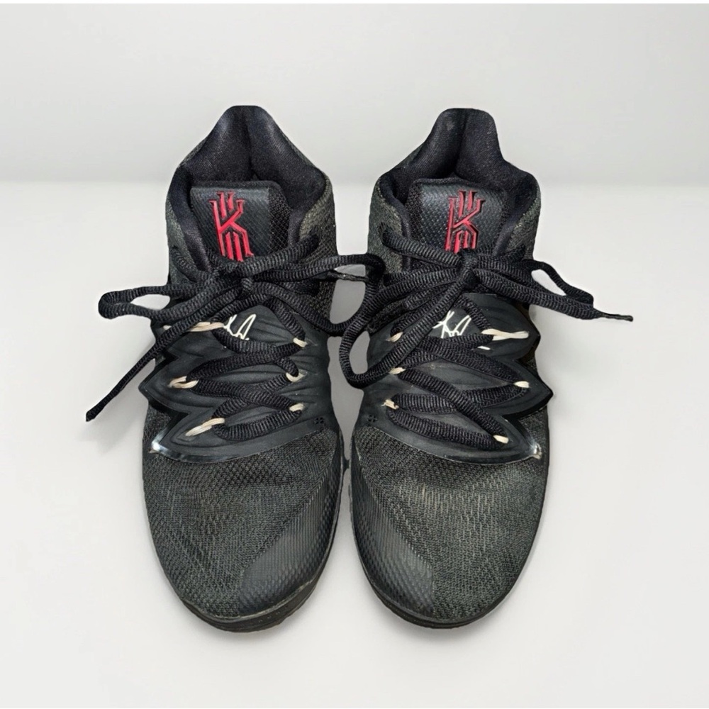 Nike Kyrie Irving‎ Youth Sz 4 Bred Black/Red Basketball High Top Shoes Sneakers